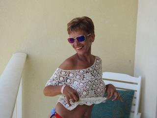 Jessica-Gold - Hallo wie geht`s dir? Willst du mit mir spielen? Ich werde dir eine sehr sexy Show geben